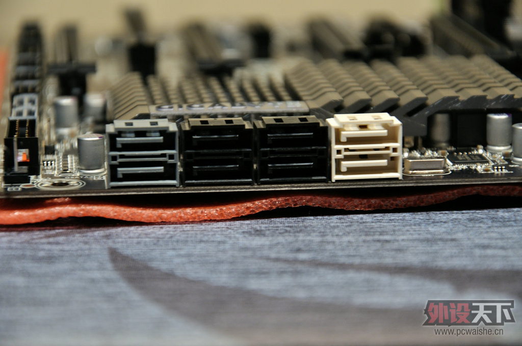 ����衿����UPϵ�лع飬GA-X79-UP4���忪�����