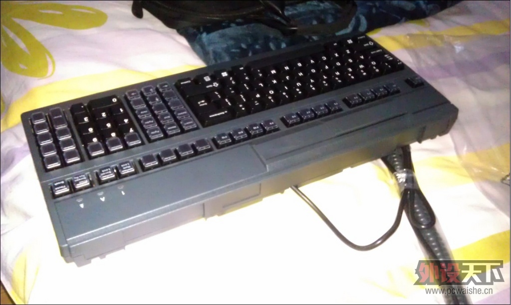 G80-8200�ڶ�ɫ����