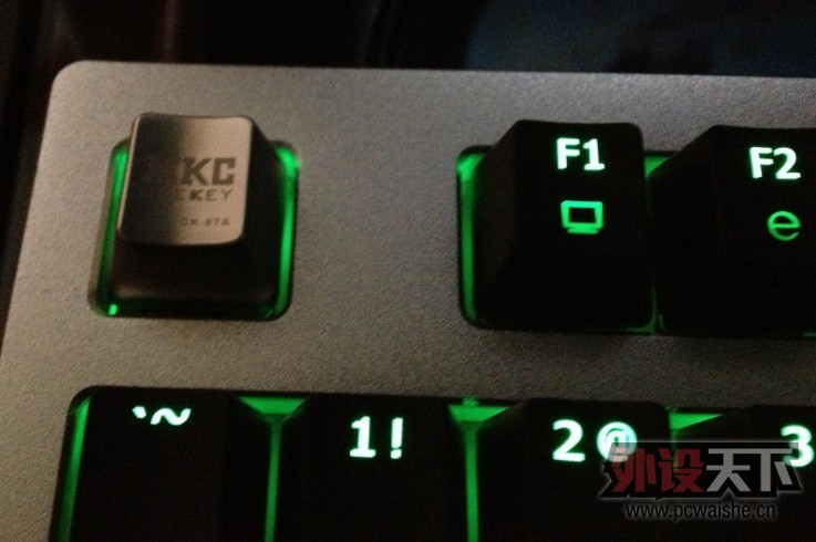 [20P] �ڸ���Ů�����˽��������ҵĵ�����MKC GeekKey-87�� �̹� ����