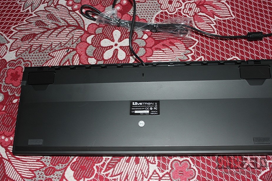 AZiO LeveTron&reg; KB528Uе̡Ĳ