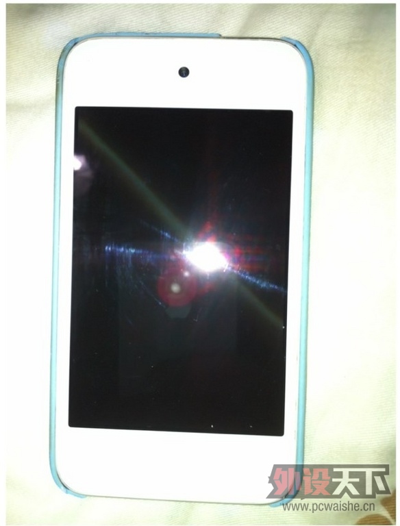���Ͼ���500����ɫiPod Touch4��8G