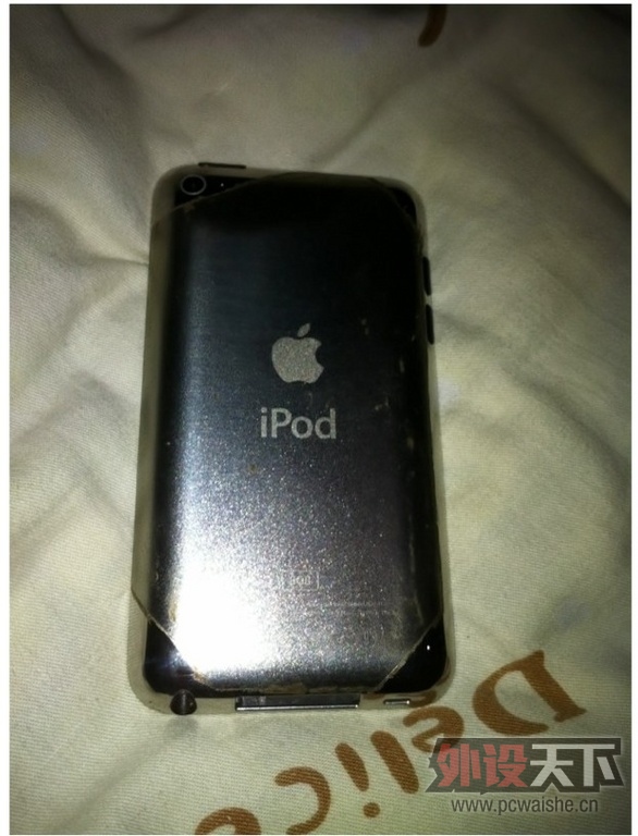 ���Ͼ���500����ɫiPod Touch4��8G
