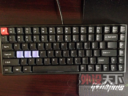 ޼G70084