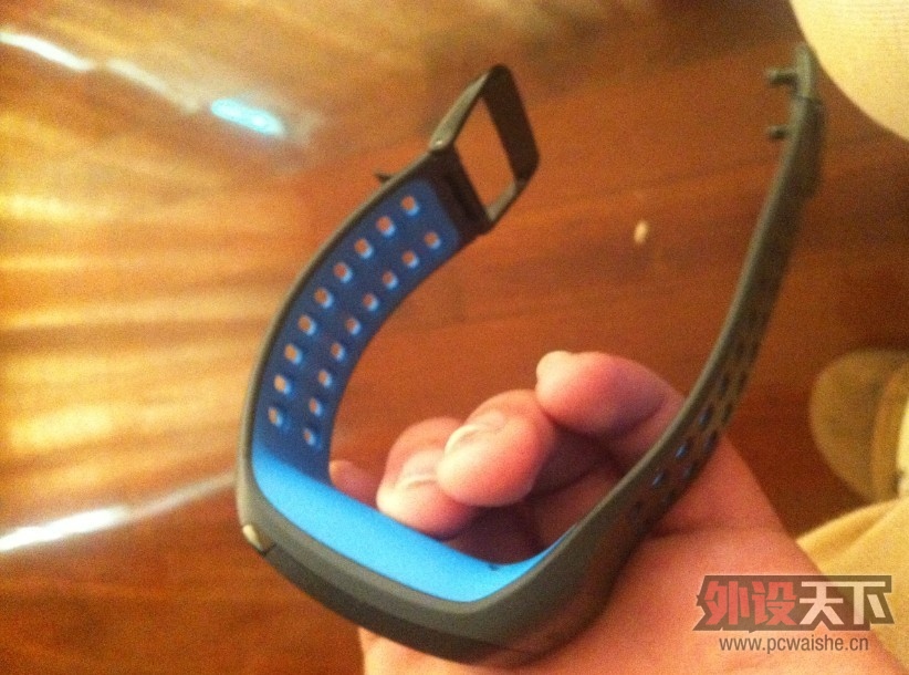 �����ݡ�95�� NIKE+ SPORTWATCH GPS �˶��ֱ�