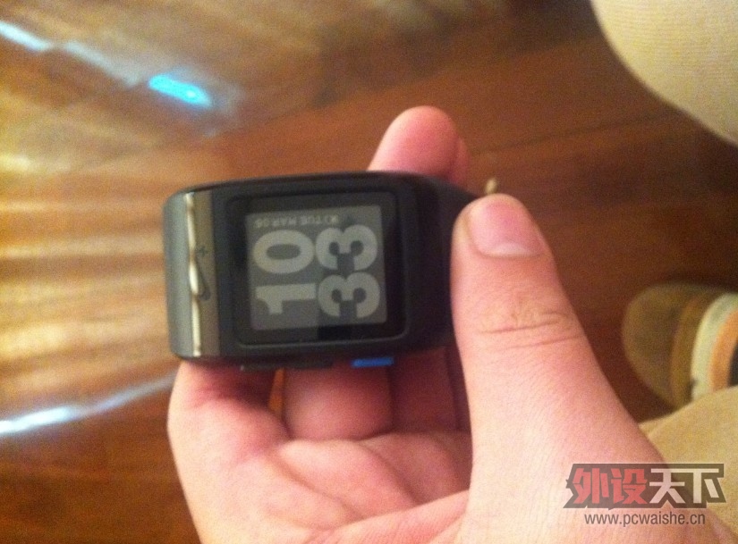 �����ݡ�95�� NIKE+ SPORTWATCH GPS �˶��ֱ�