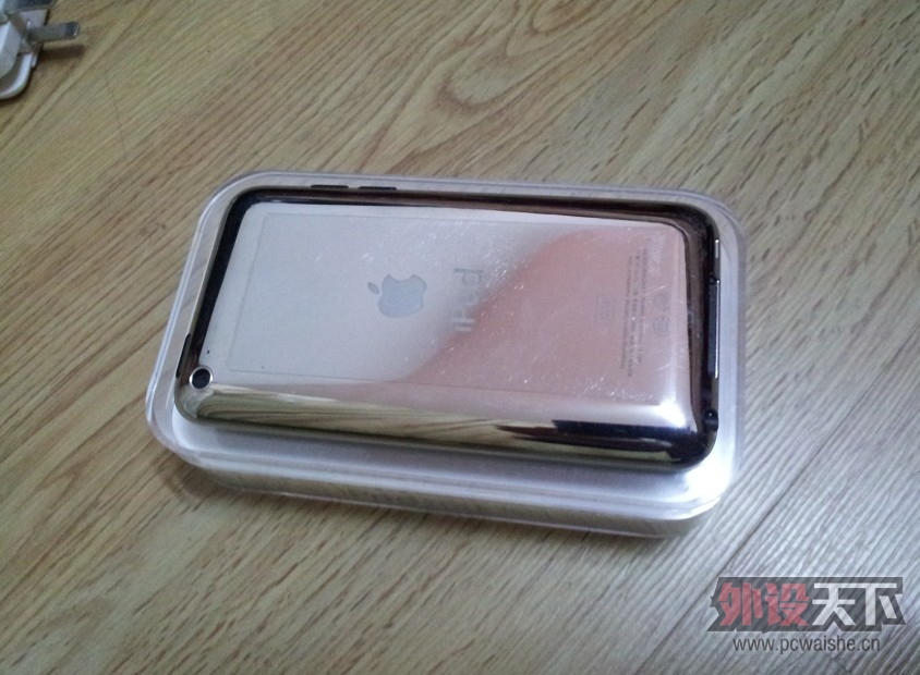 ���ܵĶ�̳���� 32G ��ɫtouch4
