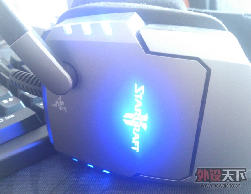��ɽ�������� 9��  razer Ů������