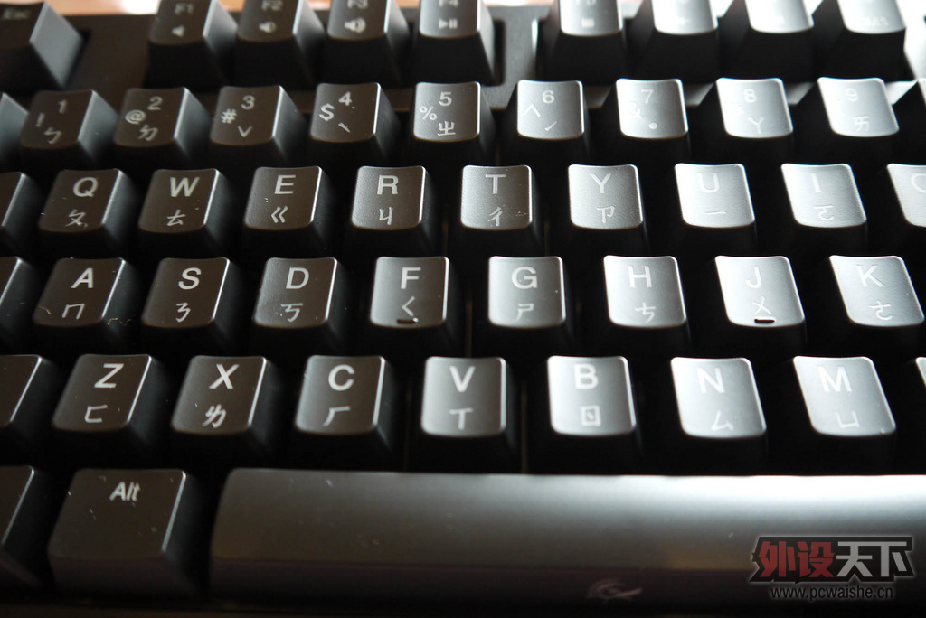 ���Ϻ���������ŭ�ˡ����ڽ��r����Ducky Dk9008�S�����S 95��750/AMGS 99�� 249