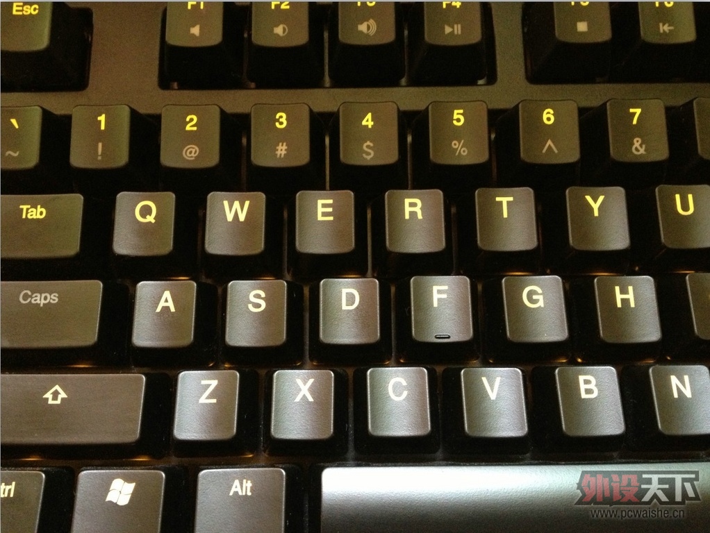 ���ѳ���Ducky 9008 Shine 2 �ƹ� ����