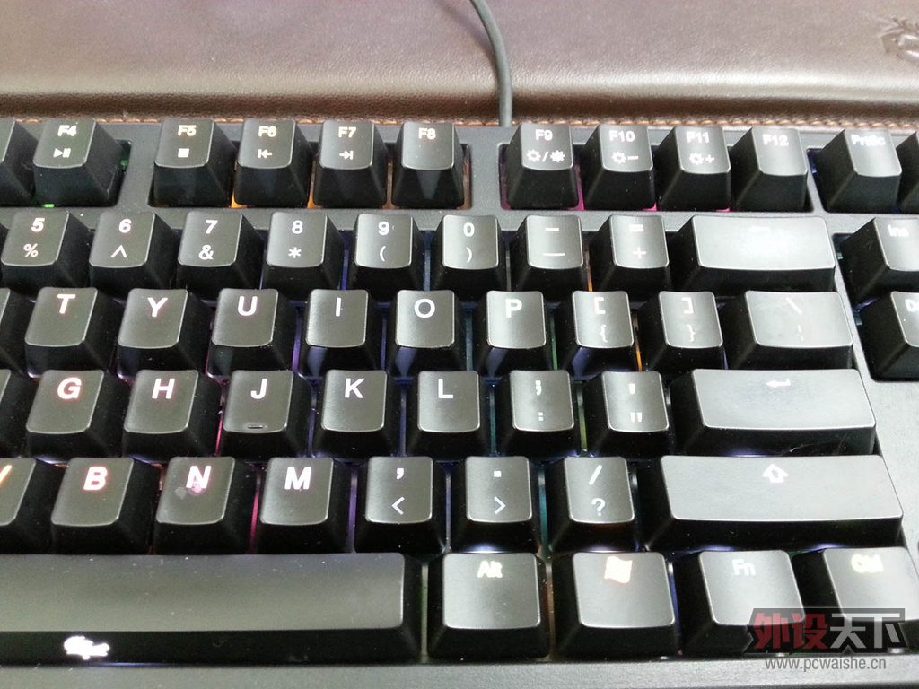 ���Ϻ��������ˡ� Ѽ��DK9008 S1 �׵����ᣨ�Լ��ĵĲʺ米�⣩
