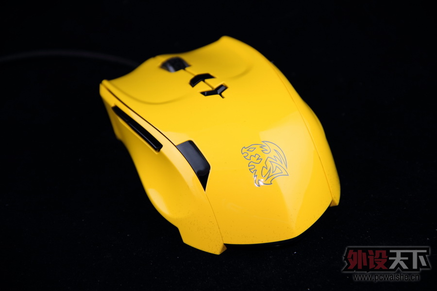 �����һ��Tt eSPORTS��������ɫ����Ƭ ������