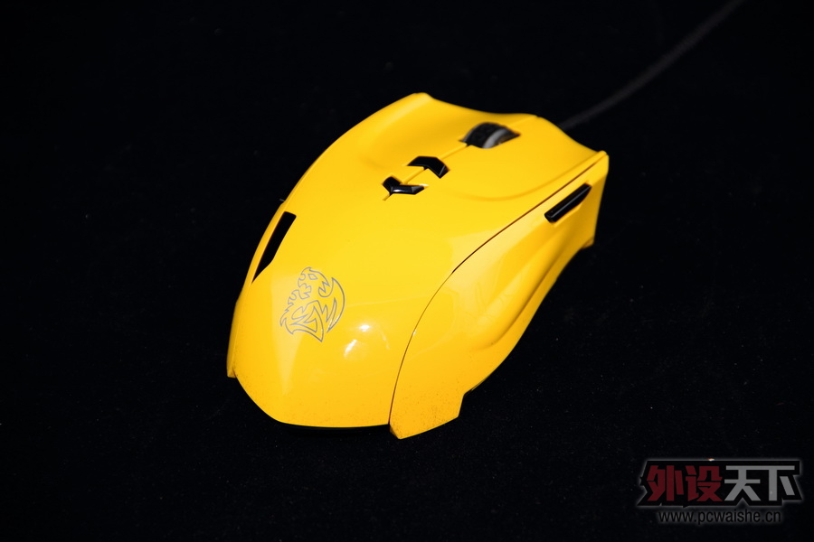 �����һ��Tt eSPORTS��������ɫ����Ƭ ������
