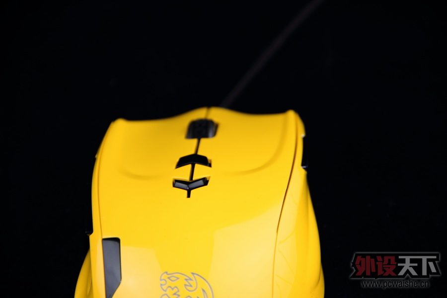 �����һ��Tt eSPORTS��������ɫ����Ƭ ������