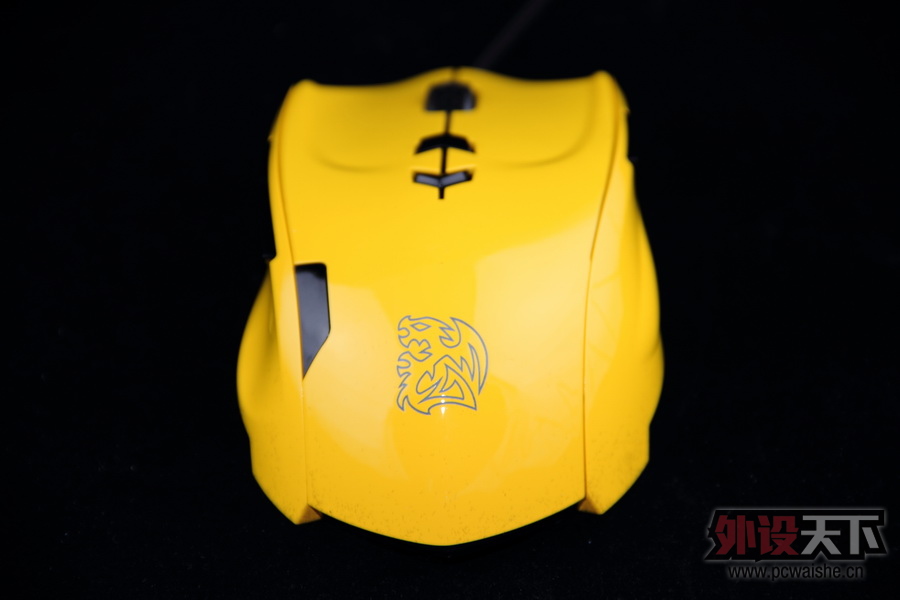 �����һ��Tt eSPORTS��������ɫ����Ƭ ������