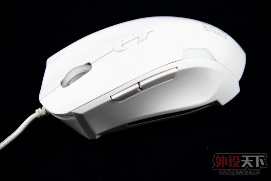 �����һ��Tt eSPORTS��������ɫ����Ƭ ������