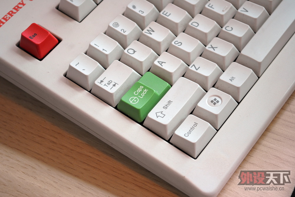 �������ӣ�ң���Ҳ��һ��3494�ϼ��䡰��ɫС���¡�
