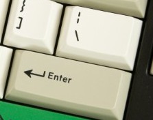 [�ϲ�]��MKC�����ո������س���\��λ���Զ�ɫ��ñ����Υ�����MKC 87�Բ�����