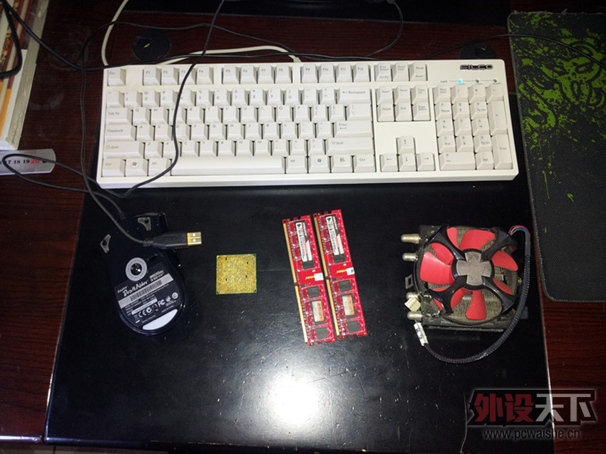 ���Ѳ�ͼ�������������ߣ������ǣ�΢������DDR2 800 2G�ڴ棬CPU7750�����۱���400