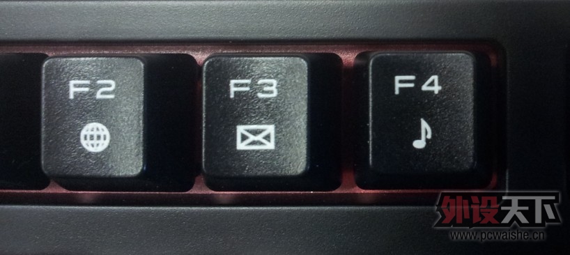 F4��