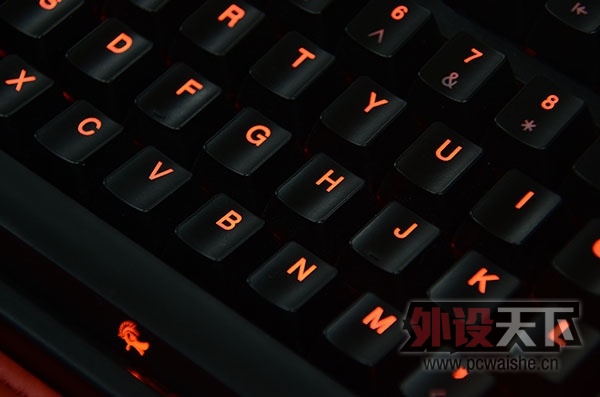 ��Ѽ��DUCKY 9087 SHINE2 ���� �ȹ⣨�ѳ���