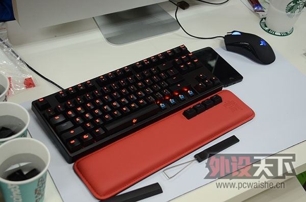 ��Ѽ��DUCKY 9087 SHINE2 ���� �ȹ⣨�ѳ���