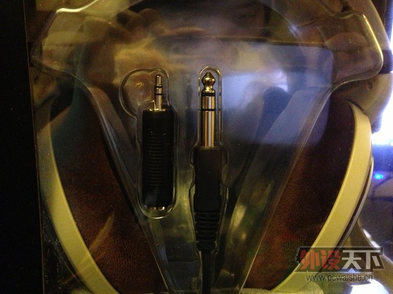 ������������SENNHEISER HD598 9�� 1100