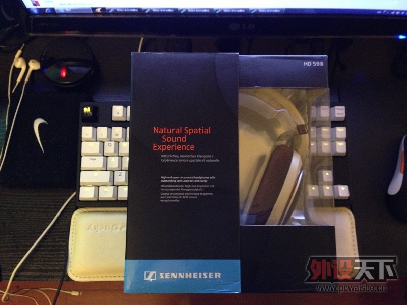 ������������SENNHEISER HD598 9�� 1100
