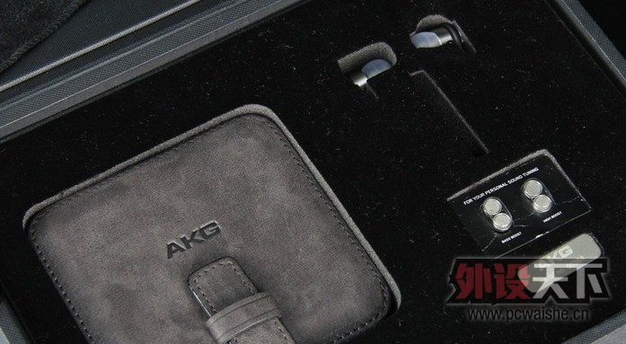 akg.jpg