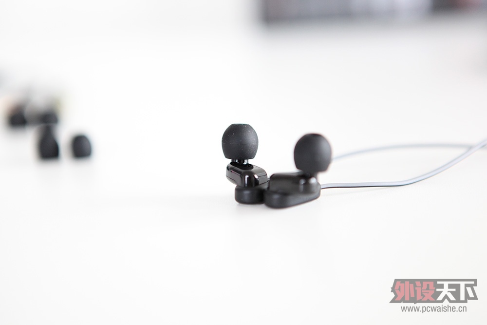 de·֮steelseries FLUX IN-EAR PROĵ