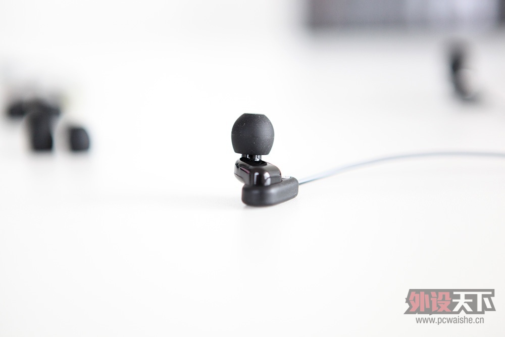 de·֮steelseries FLUX IN-EAR PROĵ