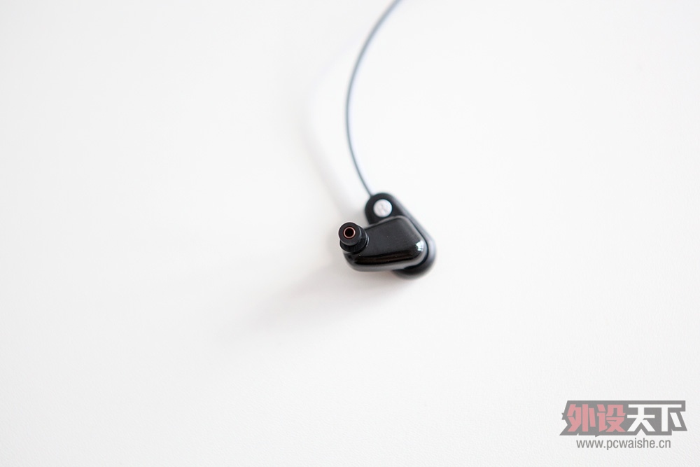 de·֮steelseries FLUX IN-EAR PROĵ