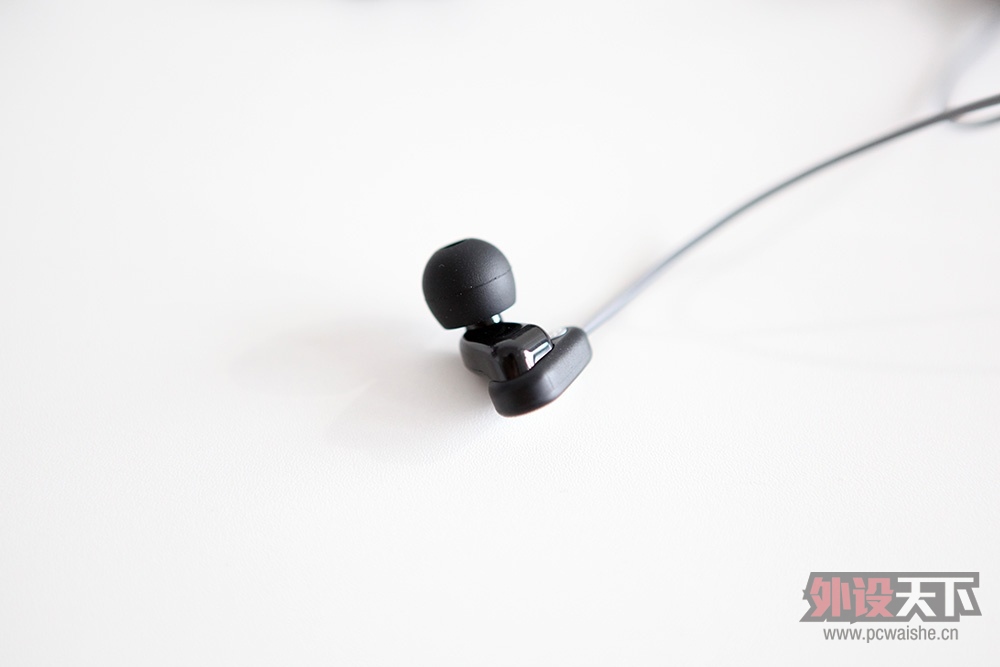 de·֮steelseries FLUX IN-EAR PROĵ