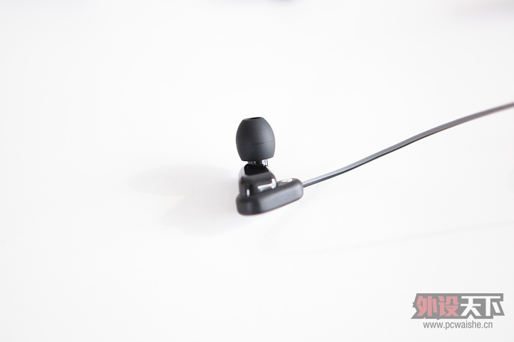 de·֮steelseries FLUX IN-EAR PROĵ