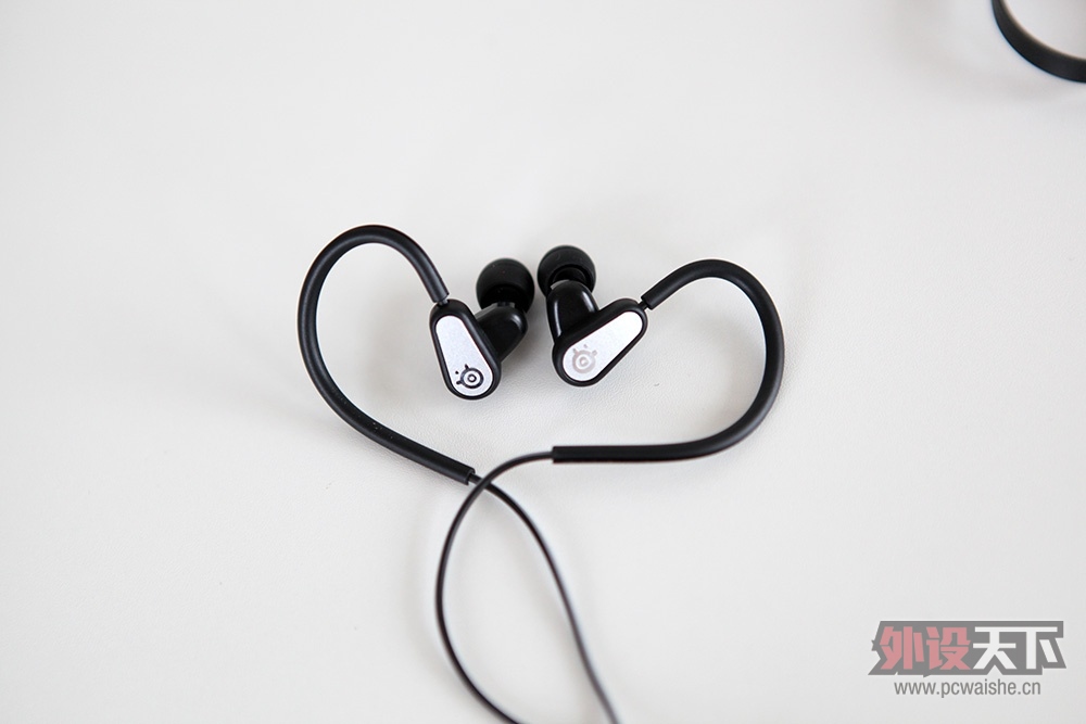 de·֮steelseries FLUX IN-EAR PROĵ