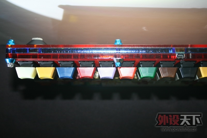 �ȴ�POKER2ͬʱ���ļ��ű��˵Ŀ��ƻ�mini�����շ���һ�£�������û�¸����˼��ţ�