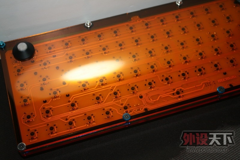 �ȴ�POKER2ͬʱ���ļ��ű��˵Ŀ��ƻ�mini�����շ���һ�£�������û�¸����˼��ţ�