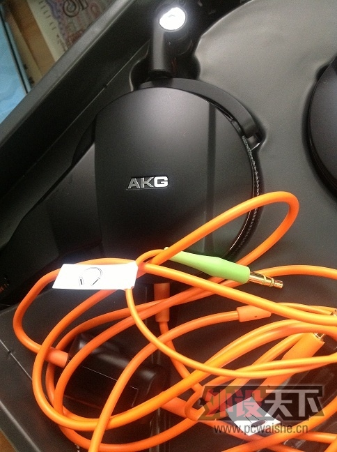�����ա����� AKG GHS-1 ��ɫ
