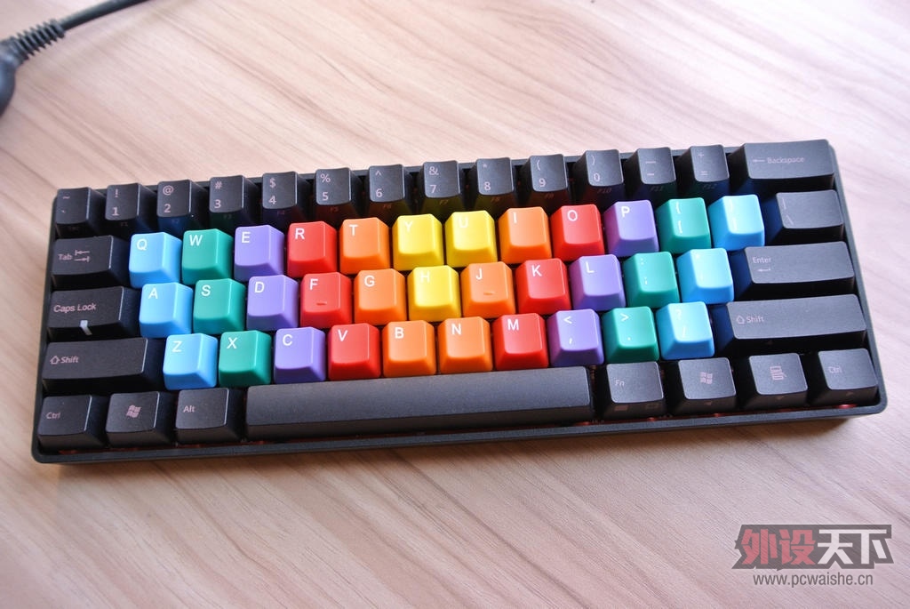 (ȫѳ)֣ݱسһPOKER¾ߡ4Gɫ¾