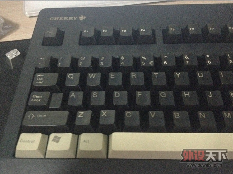 ������������ᡢ3000�ںڡ�POM104��ñ���ȵȵ�87͸���ñ