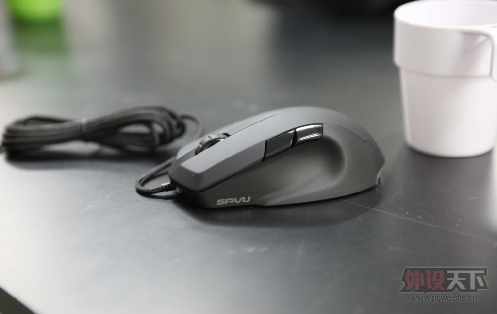 ����һ�������������Ƥ----��Roccat Savu���䱪