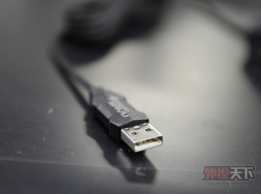 ����һ�������������Ƥ----��Roccat Savu���䱪