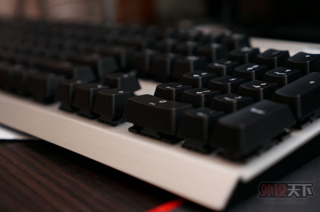 �׷���ɫcorsair ������ K70 ���� ����