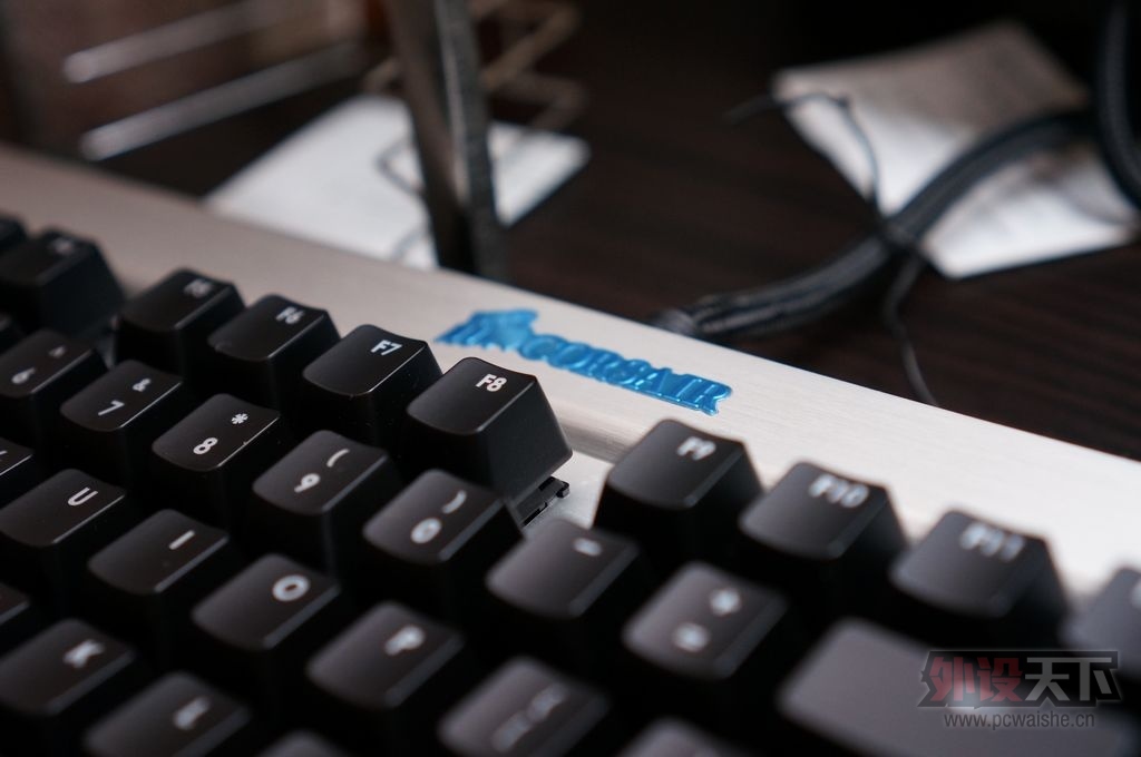 �׷���ɫcorsair ������ K70 ���� ����