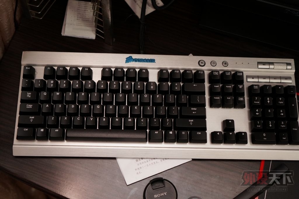 �׷���ɫcorsair ������ K70 ���� ����