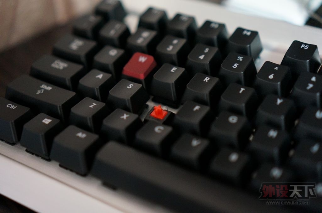 �׷���ɫcorsair ������ K70 ���� ����