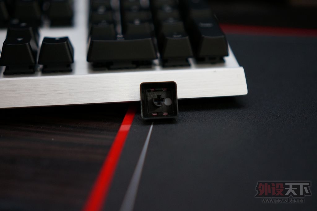 �׷���ɫcorsair ������ K70 ���� ����