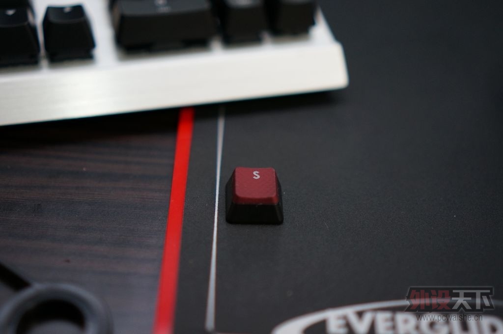 �׷���ɫcorsair ������ K70 ���� ����