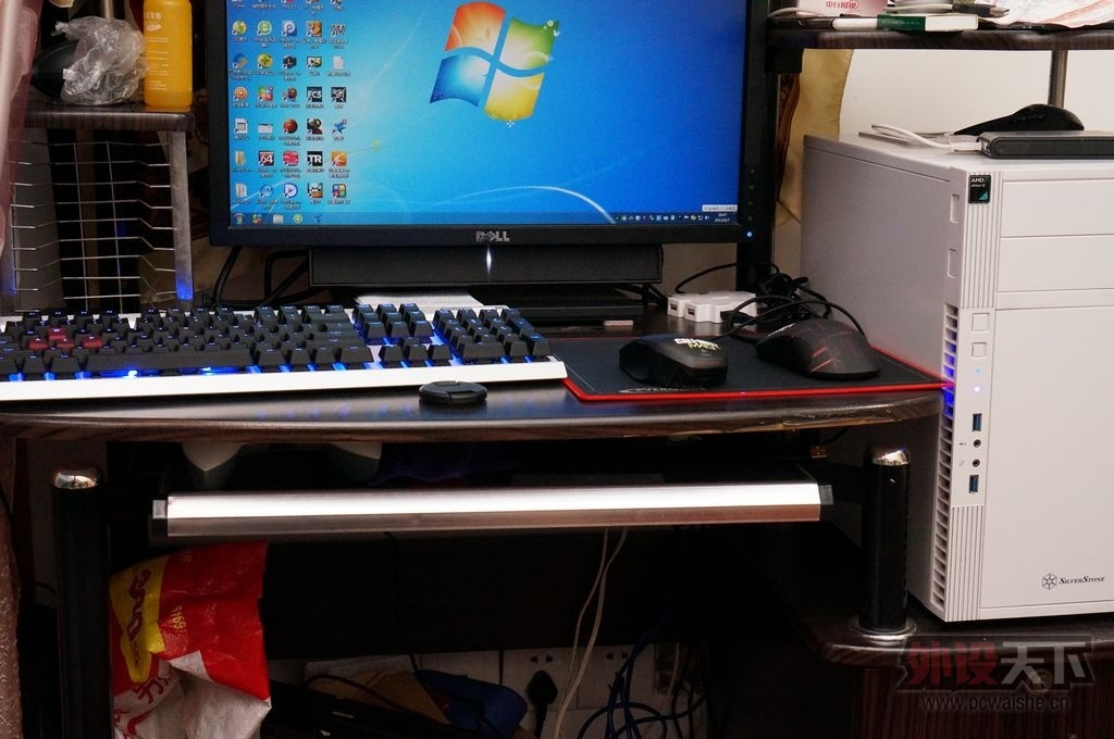�׷���ɫcorsair ������ K70 ���� ����