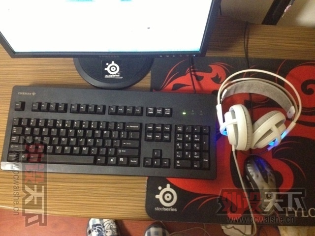 133836yy7lb7hypmbp16hh.jpg