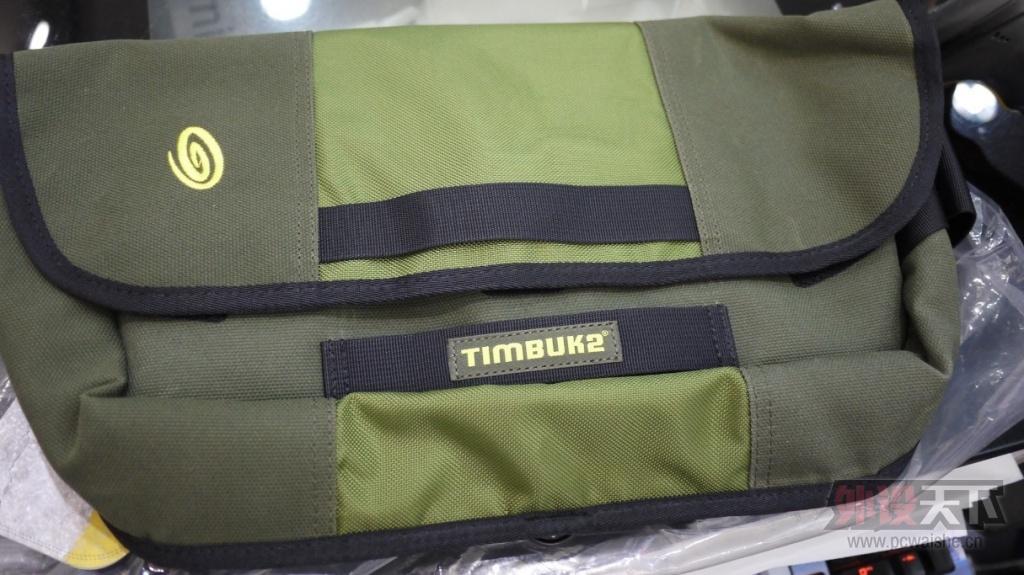 [����]���2 Timbuk2 Spark Messenger Sling ���а�
